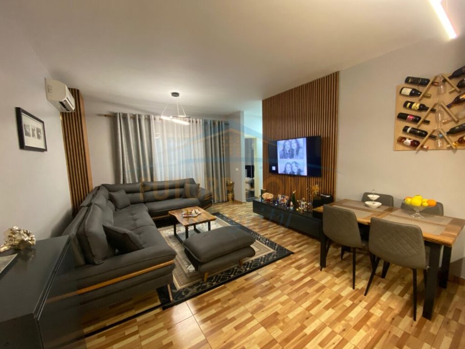 Tirane, jepet me qera apartament 1+1 Kati 3, 58 m² 450 € (rruga e Dibres)