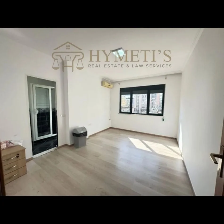 Tirane, jepet me qera ambjent biznesi Kati 4, 160 m² 1.500 € (LSI, Ish-Bllok)