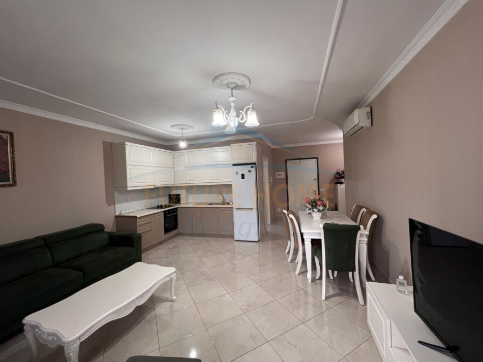Tirane, jepet me qera apartament 2+1 Kati 3, 130 m² 600 € (Unaza e Re)