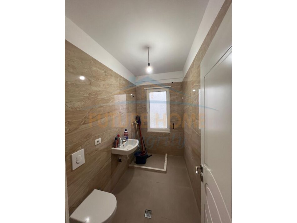 Tirane, jepet me qera apartament 2+1 Kati 3, 130 m² 600 € (Unaza e Re)