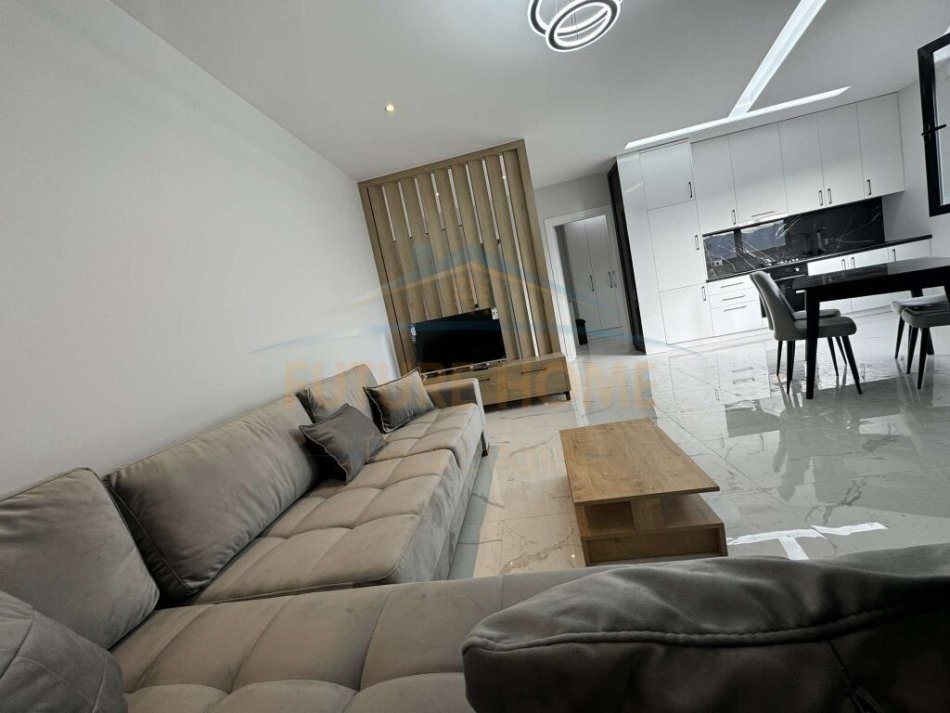 Tirane, jepet me qera apartament 1+1 Kati 9, 65 m² 600 € (Kompleksi &quot;Oasis&quot; Unaza e Re)