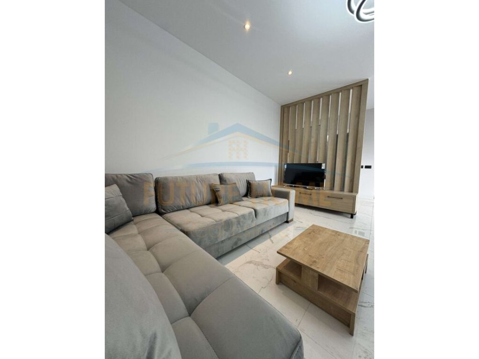 Tirane, jepet me qera apartament 1+1 Kati 9, 65 m² 600 € (Kompleksi &quot;Oasis&quot; Unaza e Re)