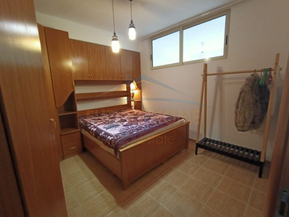 Tirane, jepet me qera apartament 1+1 Kati 4, 65 m² (rruga Isa Boletini)