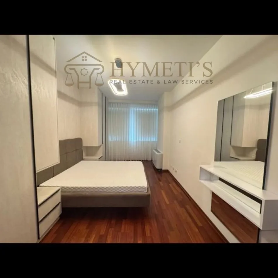 Tirane, jepet me qera apartament 3+1 Kati 4, 216 m² 3.000 € (Galeria ETC)