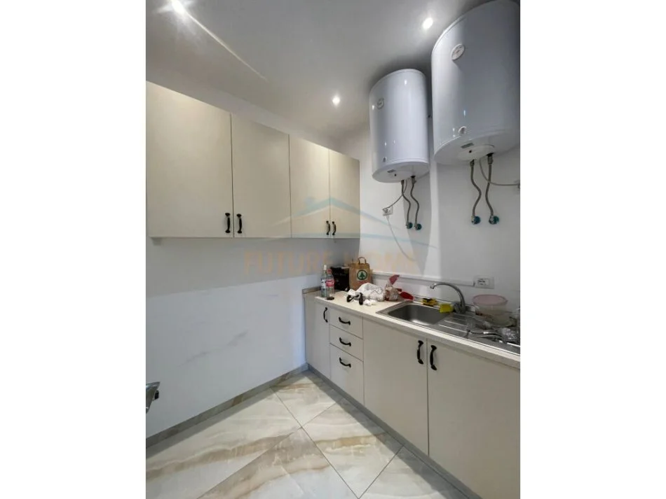 Tirane, jepet me qera apartament 2+1+Aneks+Ballkon Kati 6, 116 m² 1.150 € (Zogu i Zi)