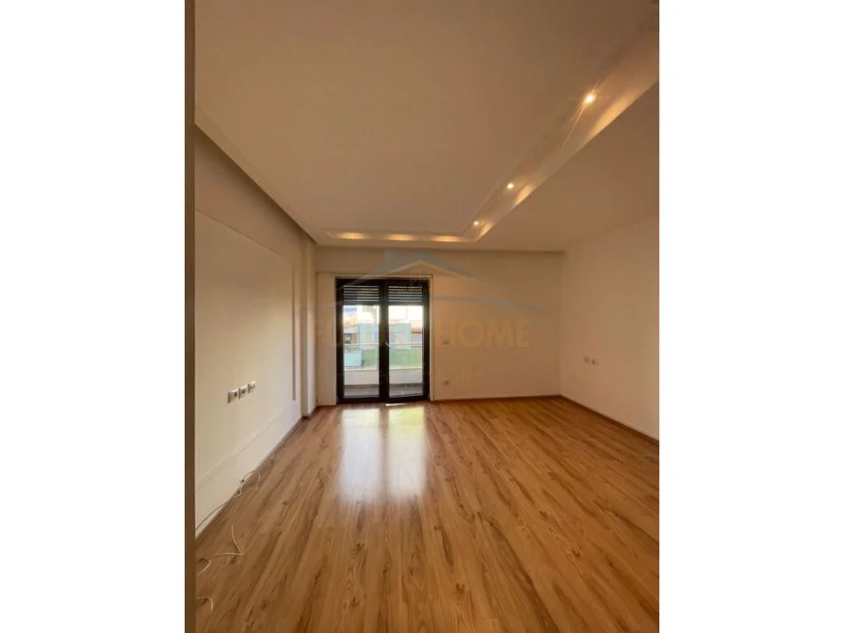 Tirane, jepet me qera apartament 2+1+Aneks+Ballkon Kati 6, 116 m² 1.150 € (Zogu i Zi)