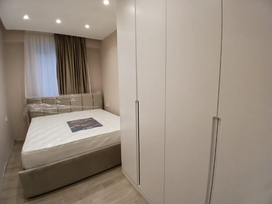 Tirane, jepet me qera apartament 1+1+Ballkon Kati 1, 70 m² 450 € 