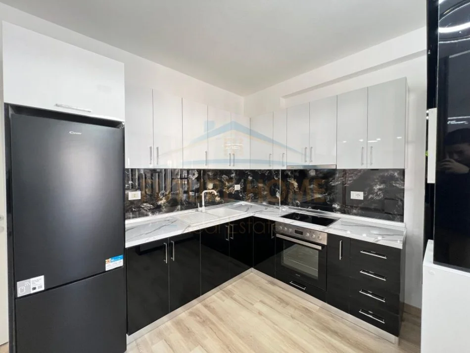 Plazh Iliria, shitet apartament 1+1 Kati 9, 70 m² 97.000 € (Durres)