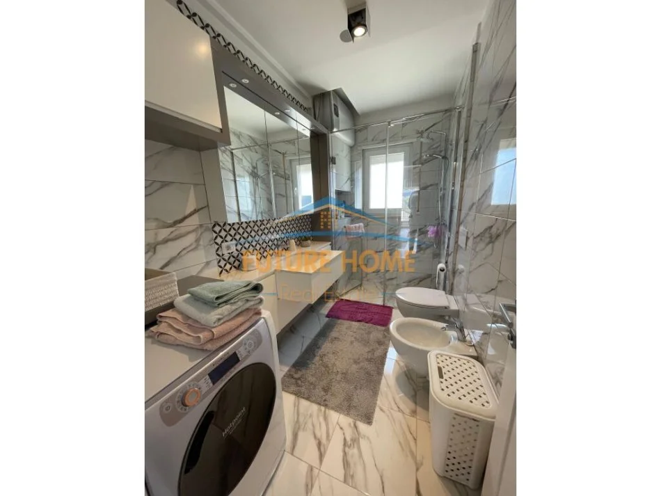 Tirane, shitet apartament 2+1+Ballkon Kati 2, 104 m² 220.000 € (Farke)