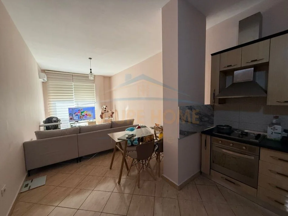 Tirane, shitet apartament 1+1+Ballkon Kati 6, 88 m² 70.000 € (Fresk)