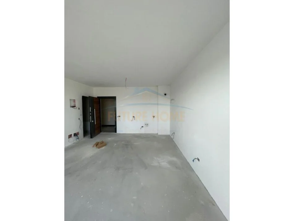 Tirane, shitet apartament 1+1 Kati 4, 75 m² 67.000 € (Kamez)