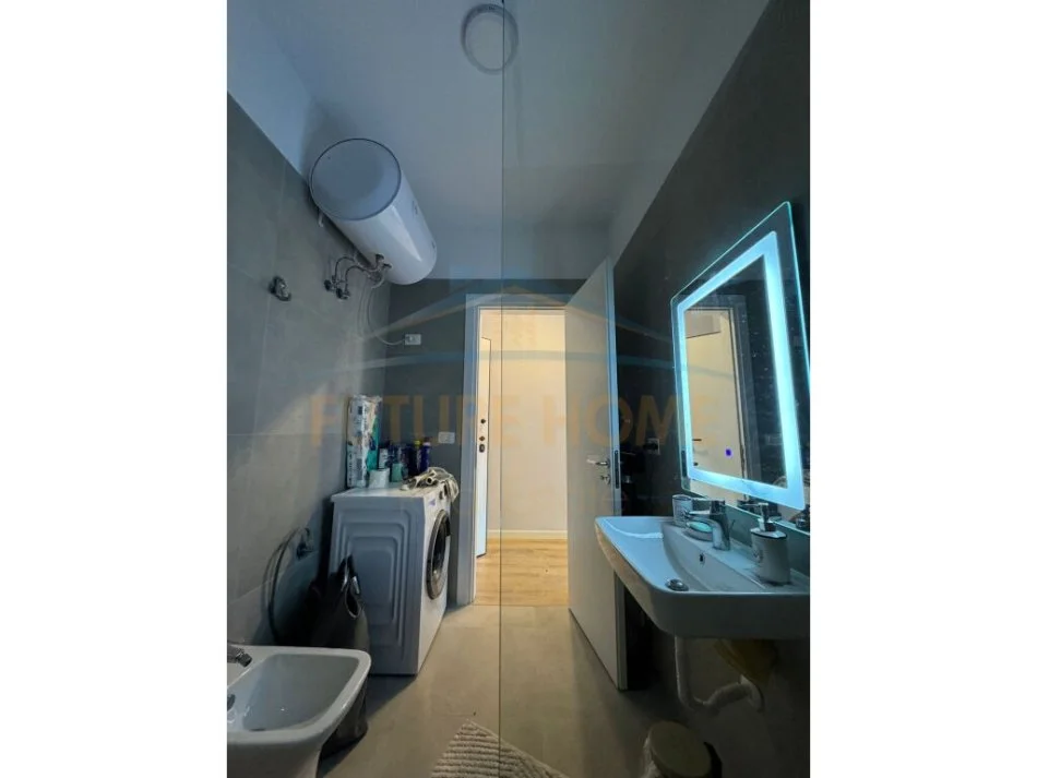 Tirane, jepet me qera apartament 1+1 Kati 6, 56 m² 650 € (karl gega)