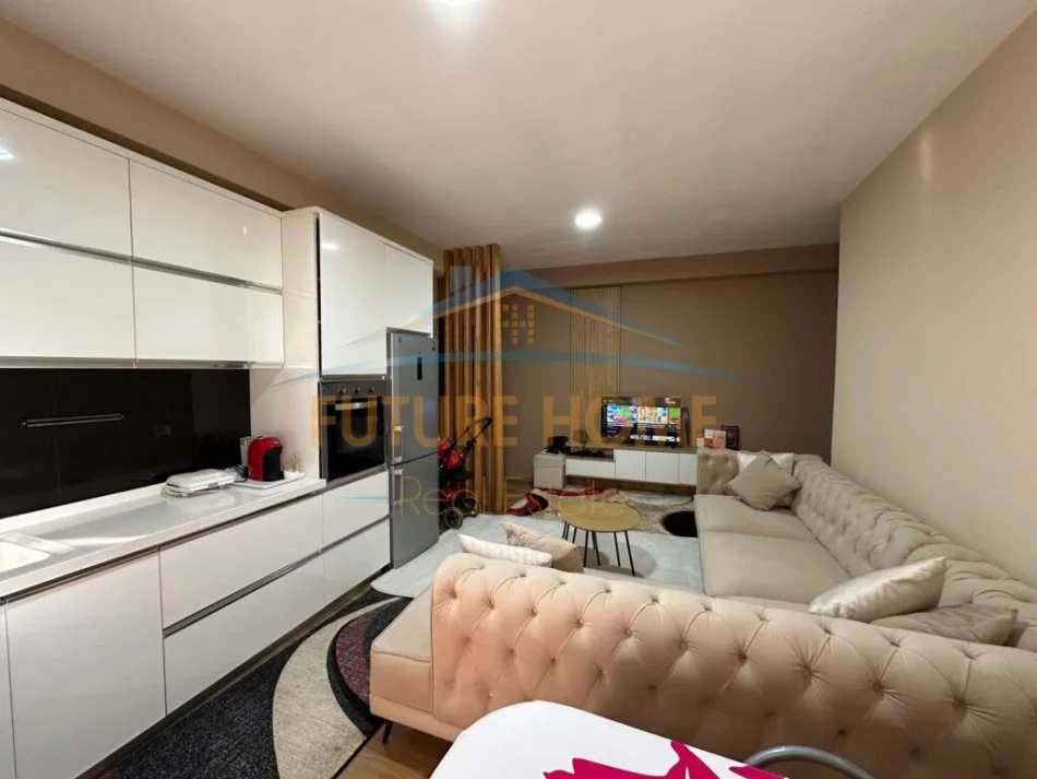 Tirane, shitet apartament 2+1 Kati 4, 75 m² 110.000 € (Porcelan)