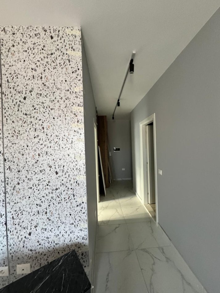 Tirane, jepet me qera apartament 2+1 Kati 9, 80 m² 750 € (Trio tower)