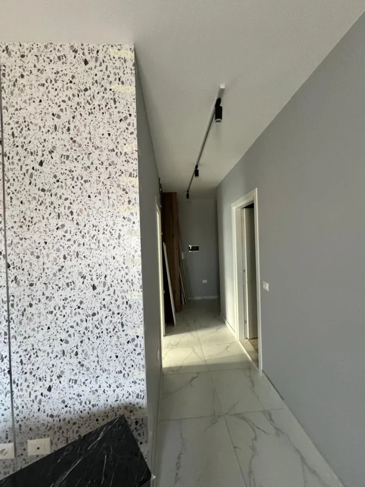 Tirane, jepet me qera apartament 2+1 Kati 9, 80 m² 750 € (Trio tower)