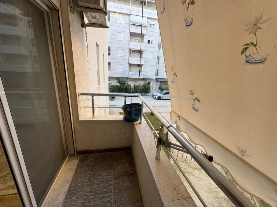 Durres, shitet apartament 1+1+Ballkon Kati 2, 48 m² 86.000 € (qerret)