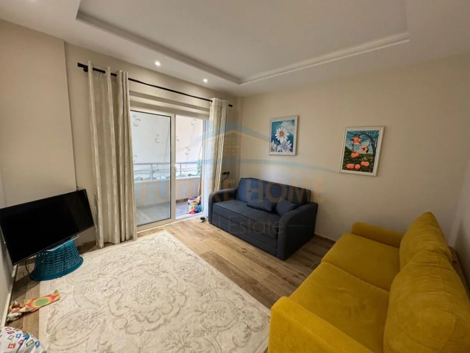 Durres, shitet apartament 1+1+Ballkon Kati 2, 48 m² 86.000 € (qerret)