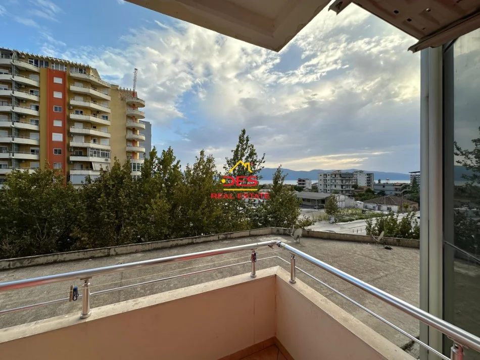 Vlore, jepet me qera apartament 1+1+Ballkon Kati 4, 70 m² 480 € (Rruga Kosova)