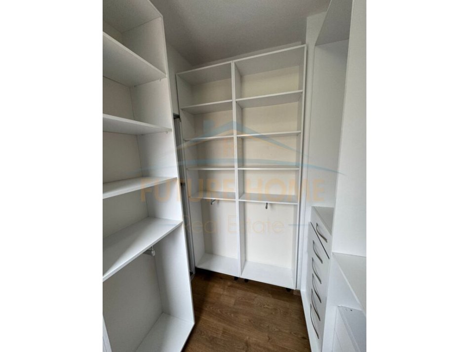 Tirane, Apartament 2+1, për Qera Kati 4, 95 m² (Loni Ligori)