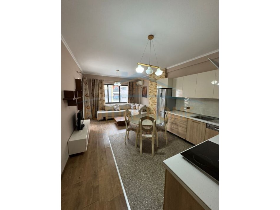 Tirane, Apartament 2+1, për Qera Kati 4, 95 m² (Loni Ligori)