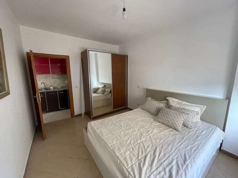 Durres, jepet me qera apartament 1+1 , 48 m² 400 € 