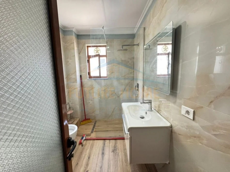 Tirane, apartament 3+1 Kati 3, 115 m² (unaza e re)