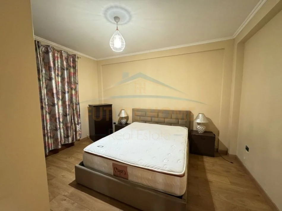 Tirane, apartament 3+1 Kati 3, 115 m² (unaza e re)