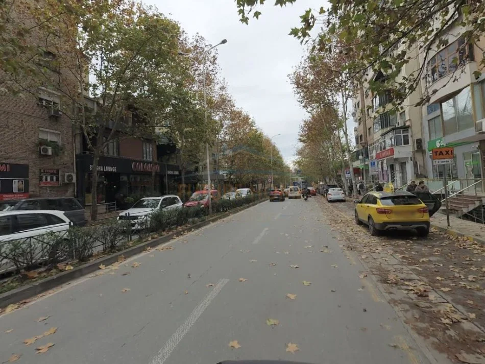 Tirane, shitet ambjent biznesi Kati 0, 145 m² 950.000 € (Stacioni i Trenit)