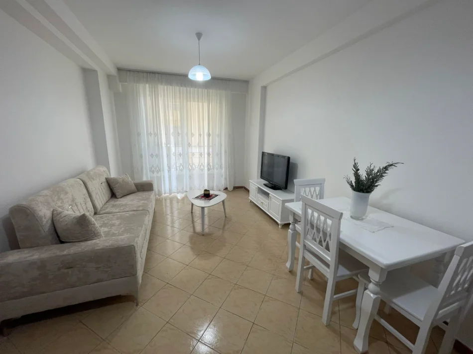 Durres, jepet me qera apartament 1+1 , 48 m² 400 € 