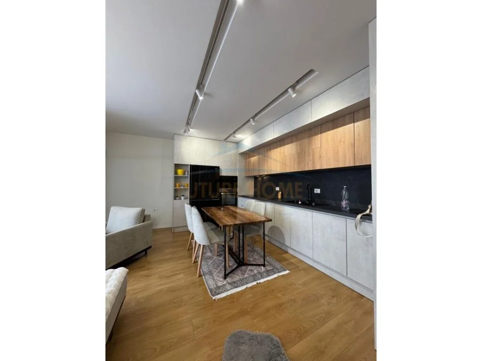 Tirane, jepet me qera apartament 2+1+Ballkon Kati 1, 75 m² 700 € (Selite)