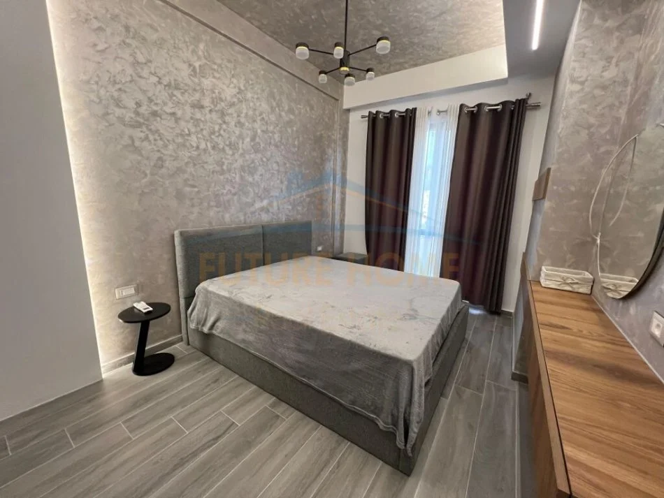 Tirane, jepet me qera apartament 2+1+Aneks+Ballkon Kati 5, 125 m² 1.500 € (Rruga Riza Cerova)