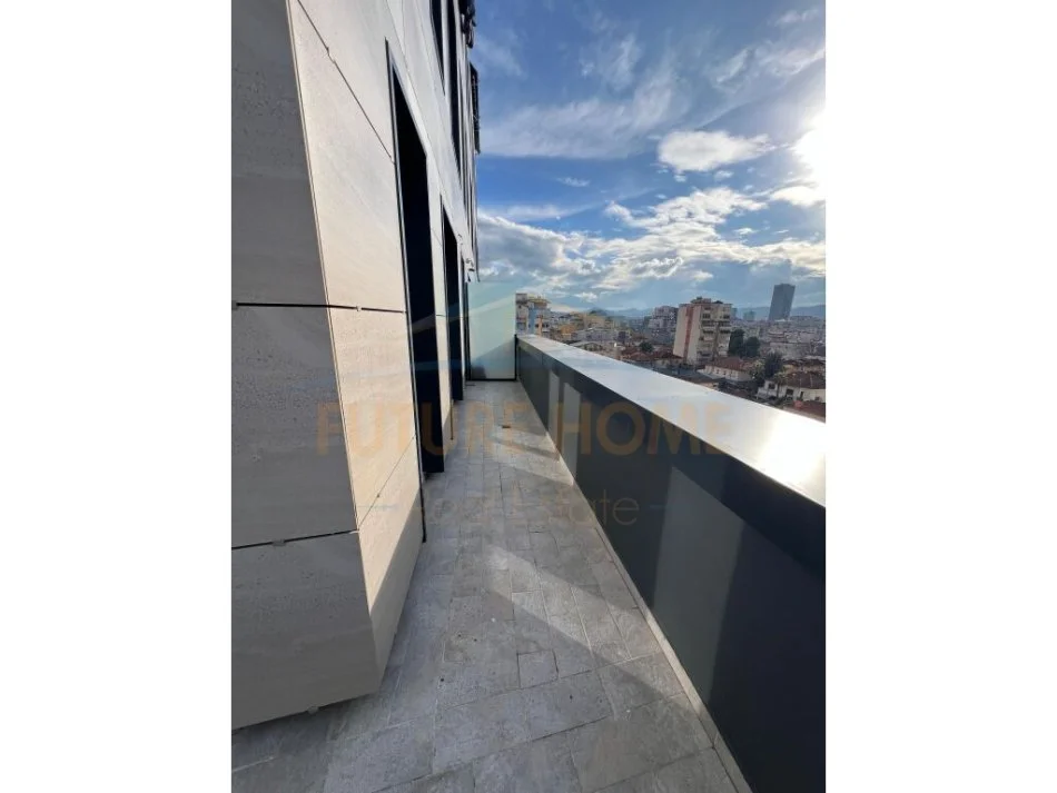 Tirane, jepet me qera apartament 2+1+Aneks+Ballkon Kati 5, 125 m² 1.500 € (Rruga Riza Cerova)