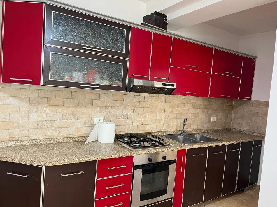 Durres, jepet me qera apartament 1+1 , 48 m² 400 € 