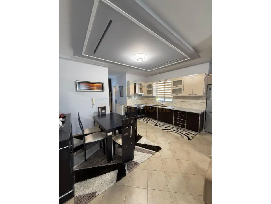 Tirane, jepet me qera apartament 2+1 Kati 4, 108 m² 580 € (Kodra e Diellit)