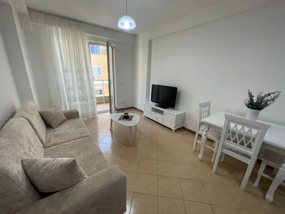Durres, jepet me qera apartament 1+1 , 48 m² 400 € 