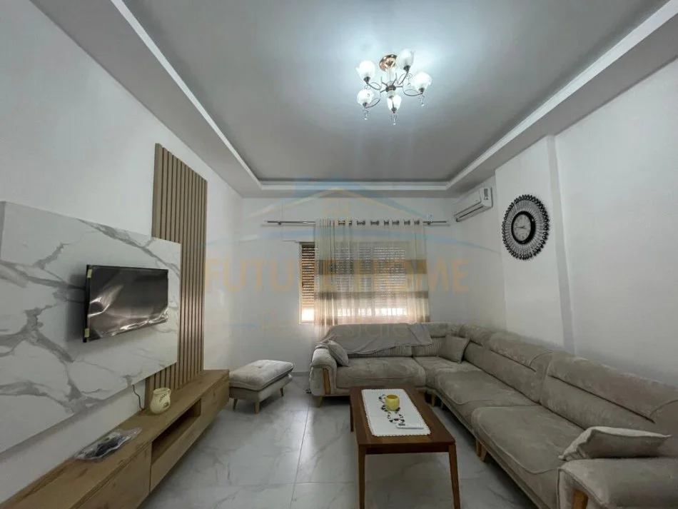 Durres, jepet me qera apartament 1+1 Kati 1, 70 m² 400 € (Vollga)
