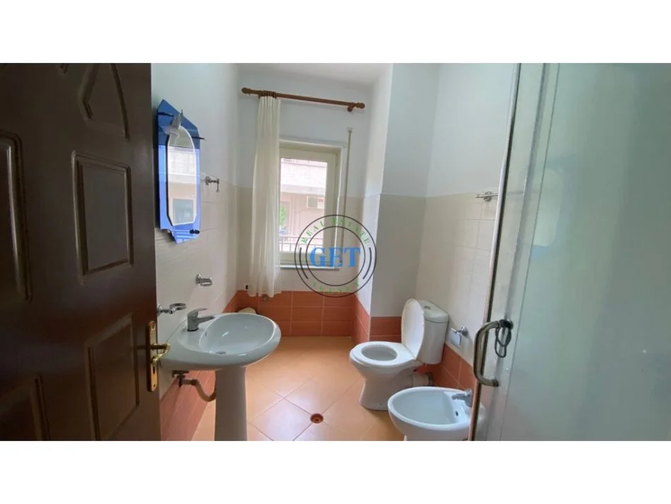 Durres, shitet apartament 1+1+Ballkon Kati 3, 69 m² 74.000 € (Plazh, Rrota Kuqe, Durres)