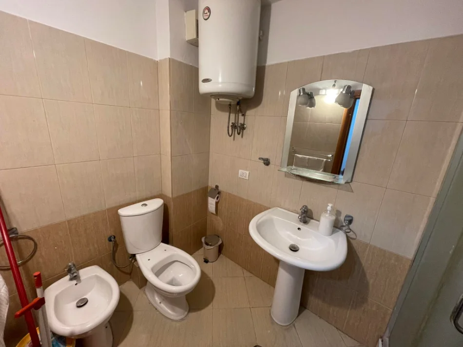 Durres, jepet me qera apartament 1+1 , 48 m² 400 € 