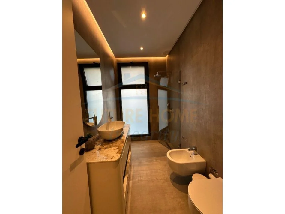 Tirane, shitet apartament 3+1+Aneks+Ballkon Kati 2, 149 m² 416.000 € (TEG)