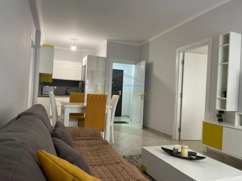 Tirane, jepet me qera apartament 2+1+Ballkon Kati 2, 86 m² 700 € (Rruga Bill KLINTON)