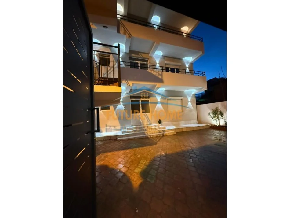 Tirane, jepet me qera Vile , 417 m² (Myslym Shyri, Tiranë)