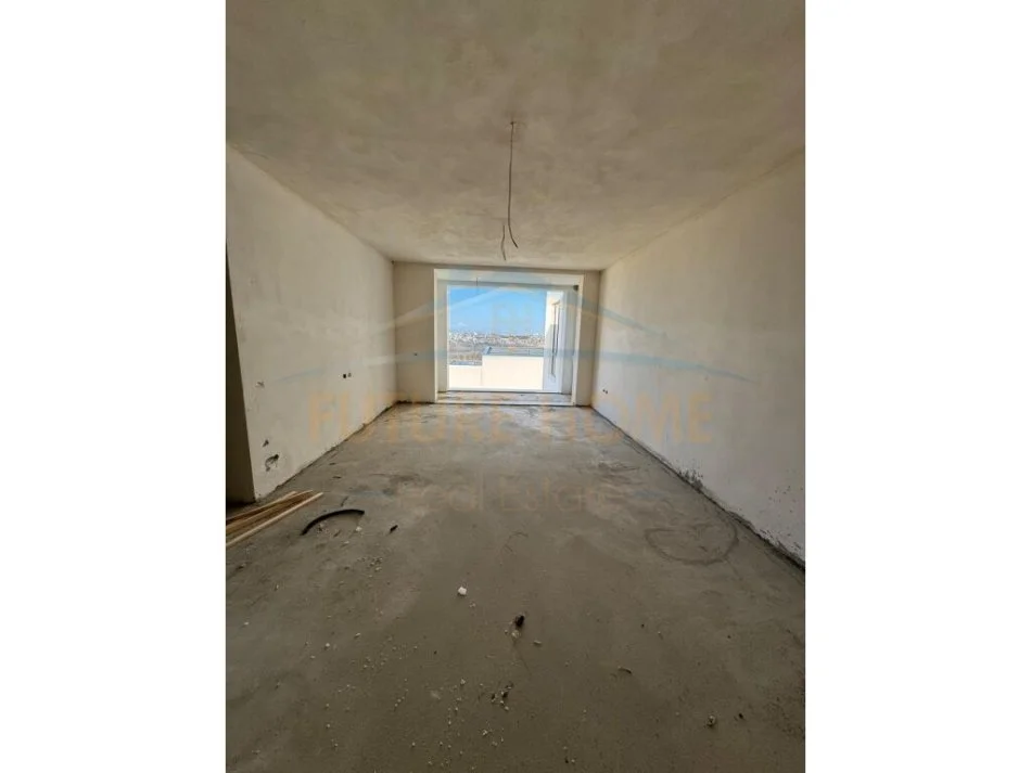 Tirane, shitet apartament 2+1+Ballkon Kati 1, 110 m² 220.000 € (LIQENI I FARKES)