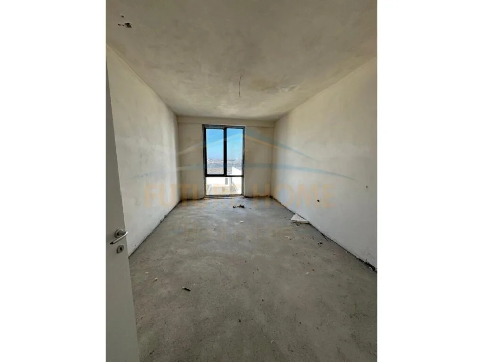 Tirane, shitet apartament 2+1+Ballkon Kati 1, 110 m² 220.000 € (LIQENI I FARKES)