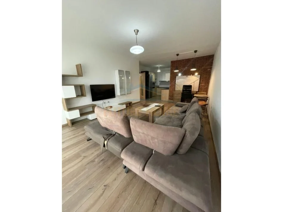 Tirane, jepet me qera apartament 2+1 Kati 5, 104 m² 700 € (Don Bosko)