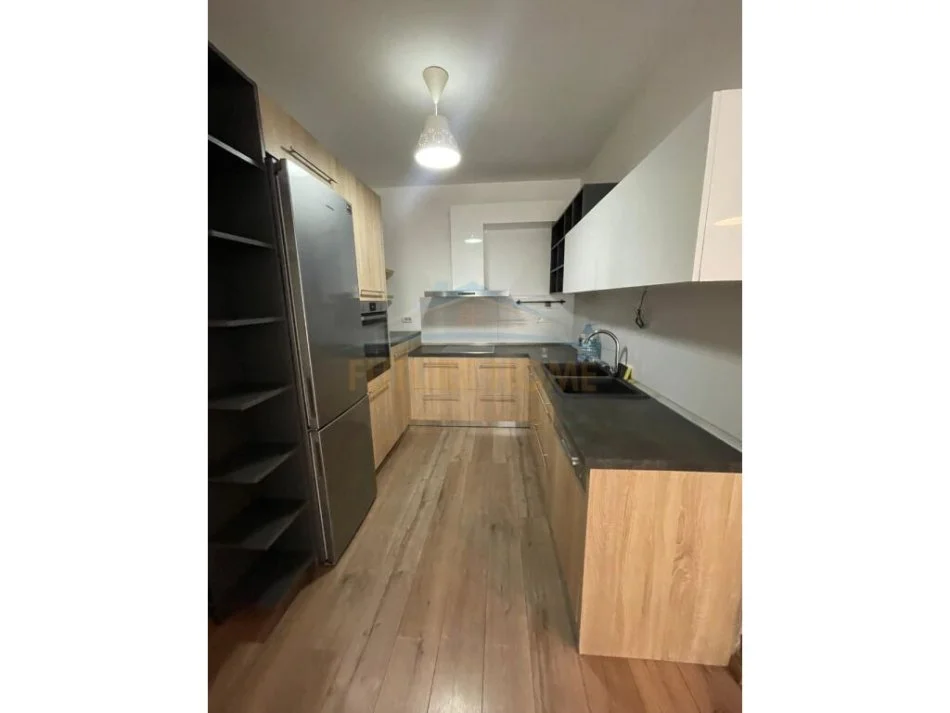 Tirane, jepet me qera apartament 2+1+Aneks+Ballkon Kati 5, 104 m² 700 € (Don Bosco)