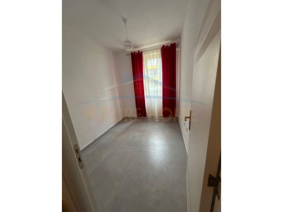 Tirane, jepet me qera apartament 2+1 Kati 3, 76 m² 400 €