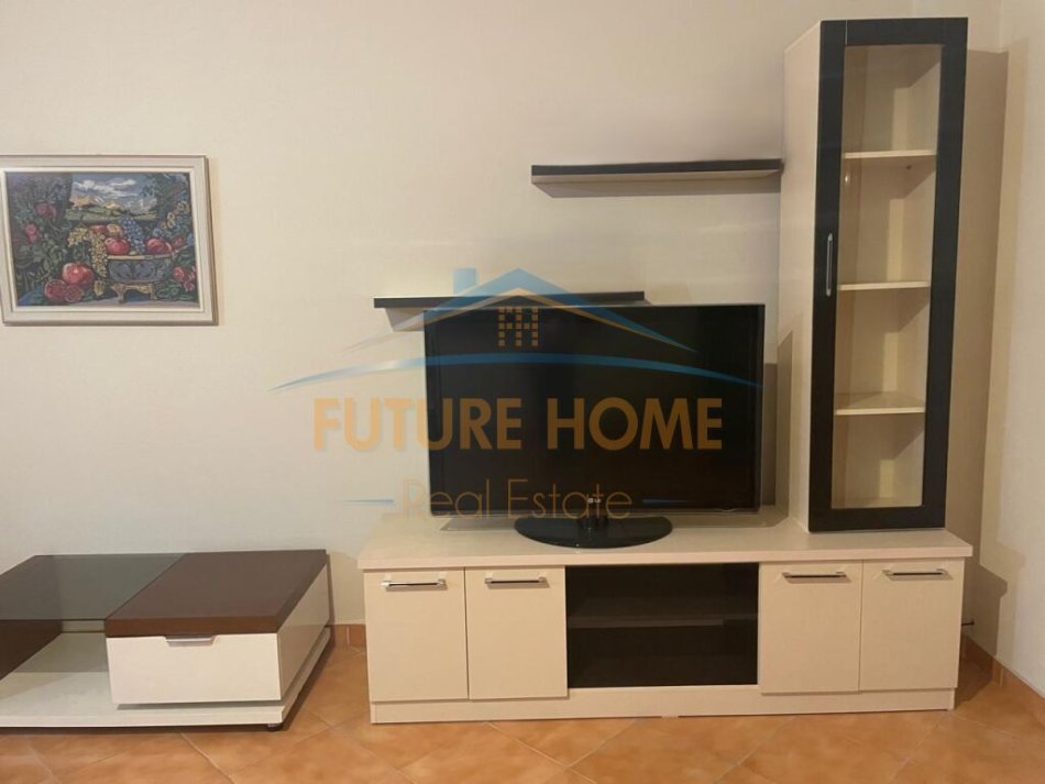 Tirane, jepet me qera apartament 2+1 Kati 1, 98 m² 500 € 