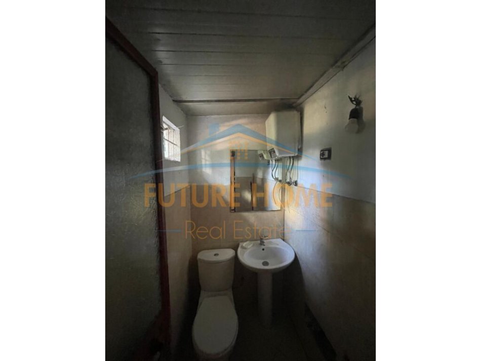 Tirane, jepet me qera apartament 2+1 Kati 1, 98 m² 500 € 