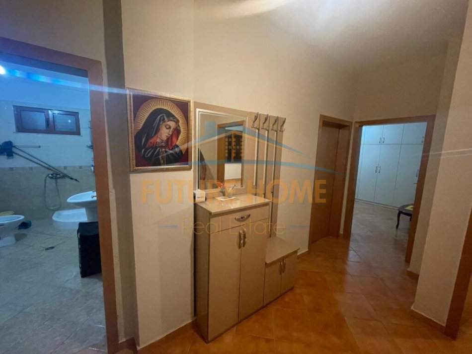 Tirane, jepet me qera apartament 2+1 Kati 1, 98 m² 500 € 