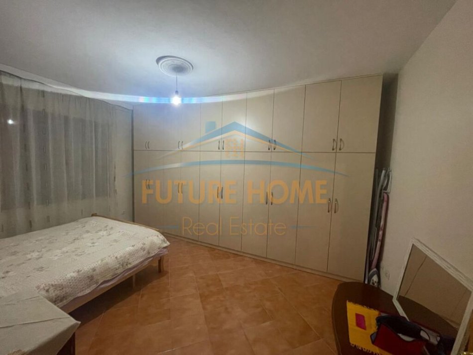 Tirane, jepet me qera apartament 2+1 Kati 1, 98 m² 500 € 